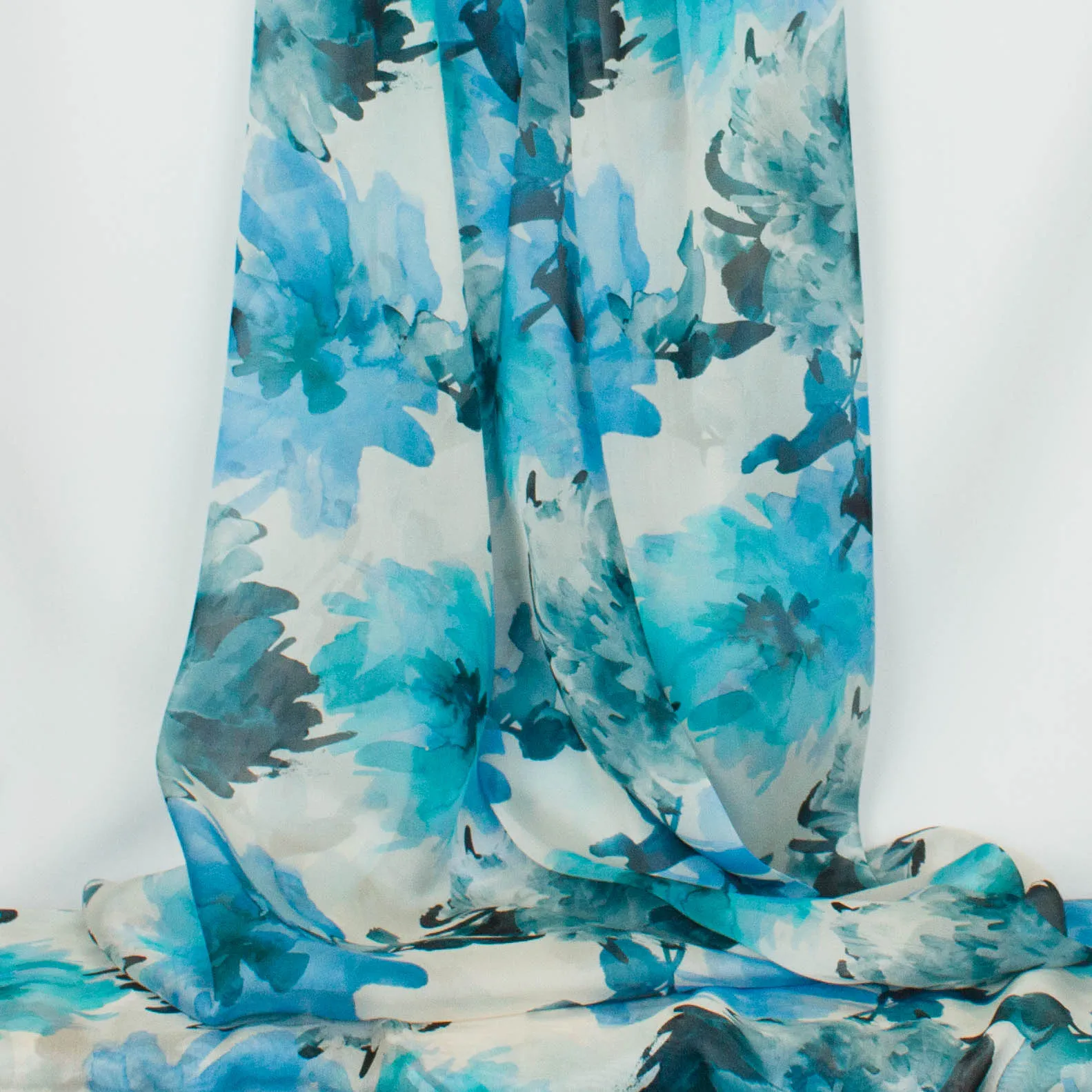 Chiffon voile zijde wit met blauwe bloemen aquarel - Alta Moda - Lorré